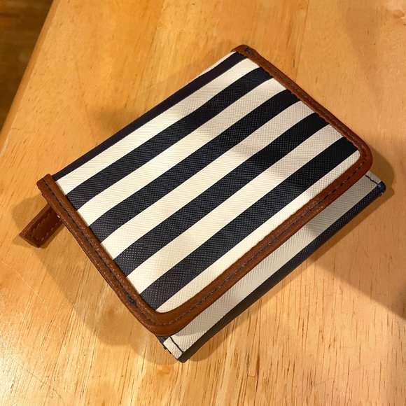 Kelly & Katie - Picture 1 of 1